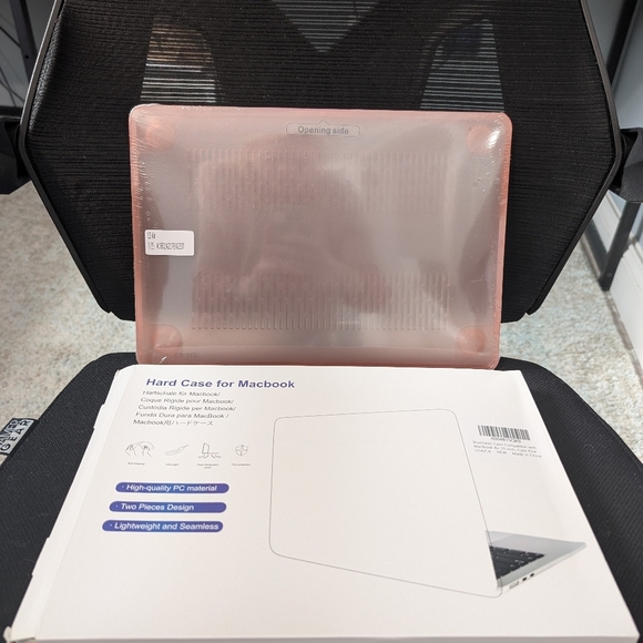 Pink Hardcase for Macbook Air 13inch - Picture 1 of 4